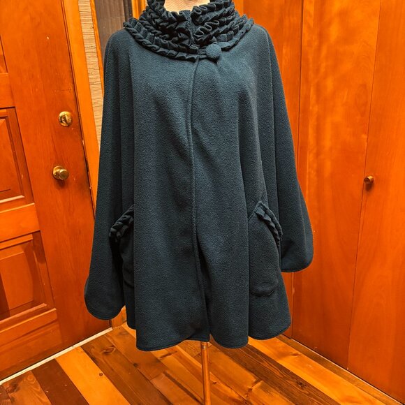 Vintage Fleece Cape OS - Picture 1 of 6